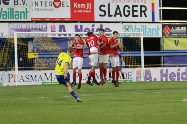 DESZ - Staphorst: Met alleen goed voetbal komen we er niet, er moet ook gescoord worden.