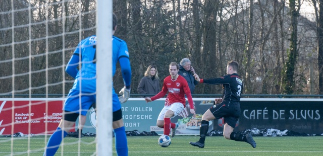 Doelpuntrijk Desz is de baas over Elim